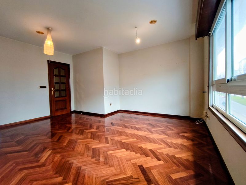 Foto 31045ac4-cada-417f-a9c5-6439f73baeb8. Pis a avenida arteixo 135 a Os Mallos Coruña (A)