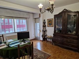 Appartement  Rúa calvo sotelo. Azabache vende amplio piso con perfecta ubicación en a estrada