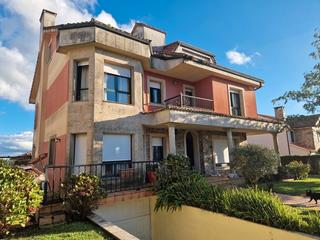 Xalet  Rúa fonte do briso. Azabache vende chalet individual a 1min. de santiago