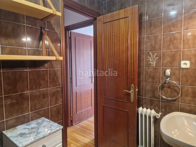 Foto 0543ae41-a8a2-47c3-b4e7-805ca57ef1f8. Pis a rúa buxo 2 a Teo