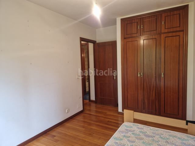 Foto 2229f665-8d27-4426-bd83-4537c228194a. Pis a rúa buxo 2 a Teo