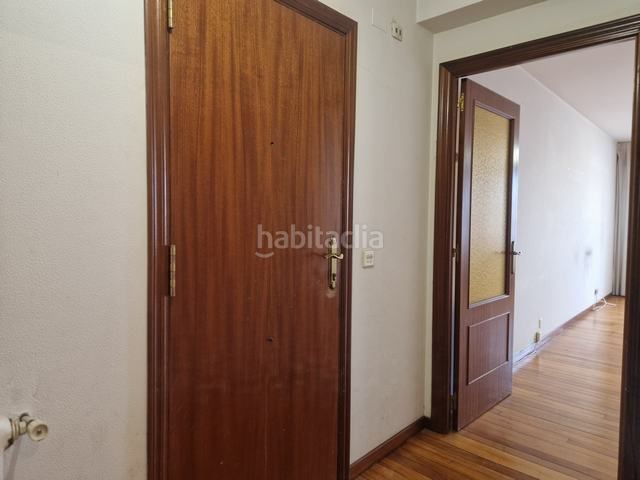 Foto 3d111798-ffdd-4db1-b73d-2b8548365790. Pis a rúa buxo 2 a Teo