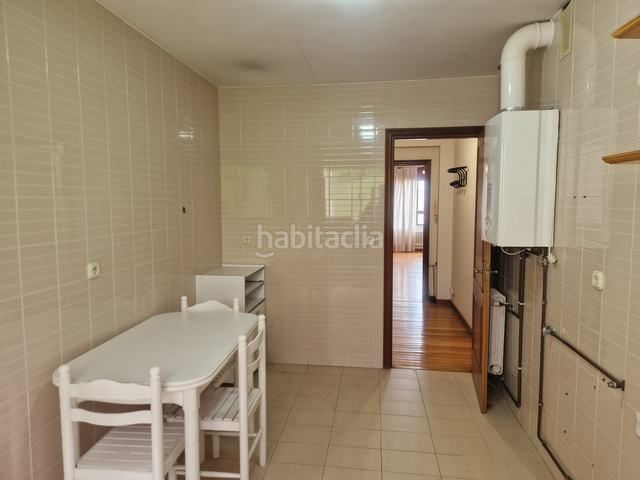 Foto 78fa5815-f184-4066-ab3f-6fd38ed82992. Pis a rúa buxo 2 a Teo