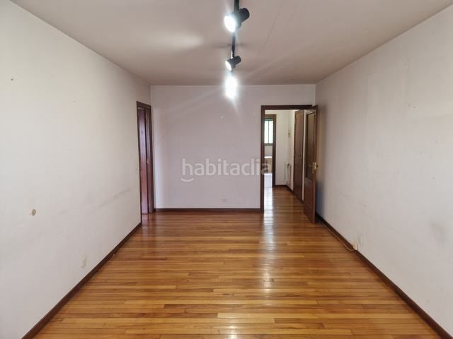 Foto d66eee7a-167d-4488-908f-202f7a647aad. Pis a rúa buxo 2 a Teo