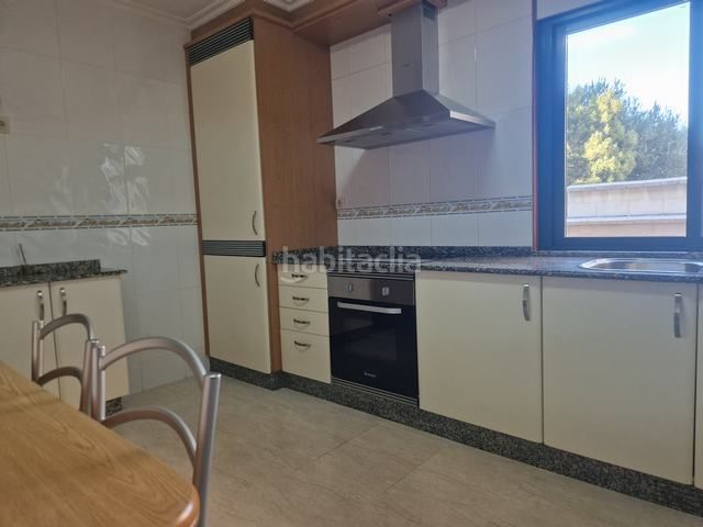 Foto 6c77e55c-0051-48ce-831b-5efc0a6721fd. Piso en rúa alcalde lorenzo 18 azabache vende impecable piso en Bertamirans en Ames