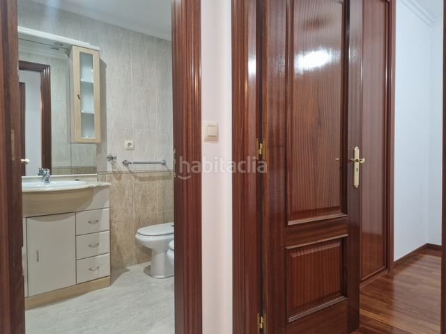 Foto 93dc7b8c-6894-4206-90dc-5d406cebde9a. Piso en rúa alcalde lorenzo 18 azabache vende impecable piso en Bertamirans en Ames