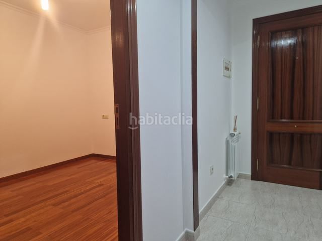Foto b1b55625-8508-4240-ae6d-2e11005f8d4e. Piso en rúa alcalde lorenzo 18 azabache vende impecable piso en Bertamirans en Ames