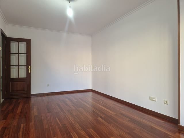 Foto bd32c5e2-569c-43b4-afeb-d3df47dc2cb9. Piso en rúa alcalde lorenzo 18 azabache vende impecable piso en Bertamirans en Ames