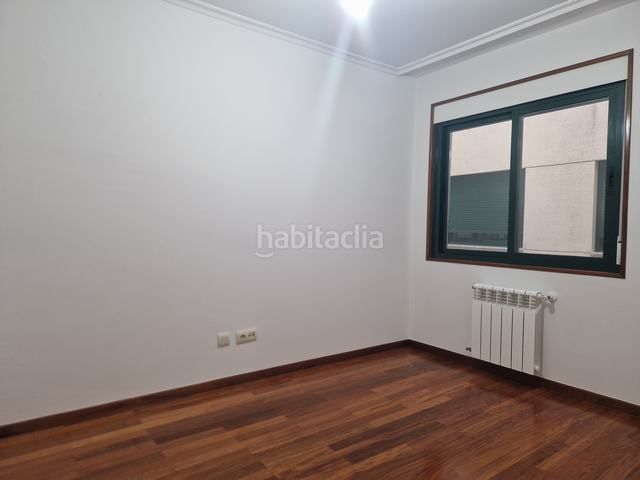 Foto c22038ca-0341-4acc-855d-edb9566fc8e7. Piso en rúa alcalde lorenzo 18 azabache vende impecable piso en Bertamirans en Ames