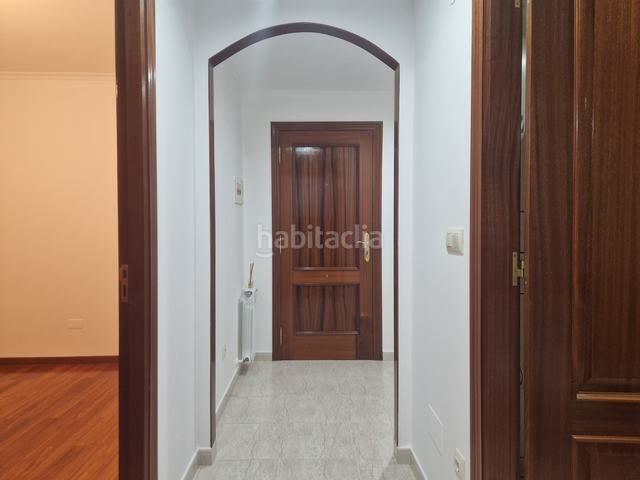 Foto c7443f42-3b7c-434b-95d2-2d6110d01c83. Piso en rúa alcalde lorenzo 18 azabache vende impecable piso en Bertamirans en Ames