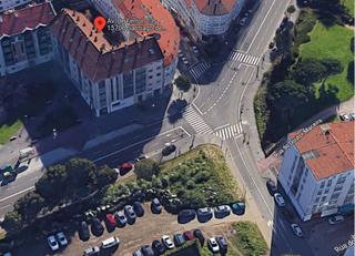 Aparcament cotxe a Avenida de ferrol 23