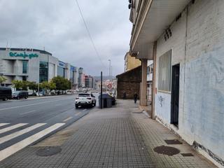 Location Local commercial à Rúa do restollal 81. Bajo comercial de obra