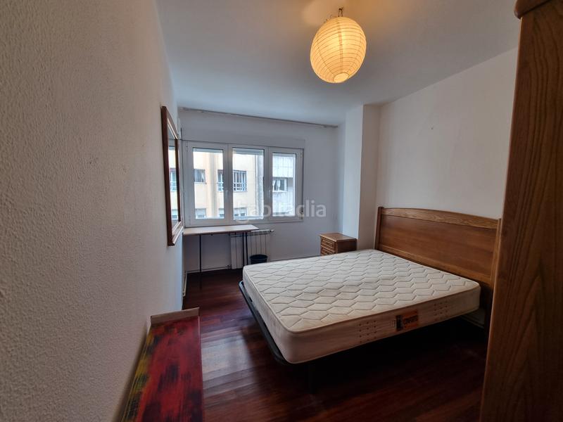 Foto df3f0d85-254b-4e68-b6db-d2be4f63234d. Alquiler piso en rúa de frei rosendo salvado 21 piso 3 dormitorios para curso en Santiago de Compostela