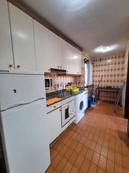 Foto e103f8f5-8150-40ea-b32d-b314c89cccf5. Appartamento in avenida de romero donallo 9 in Ensanche - Sar Santiago de Compostela