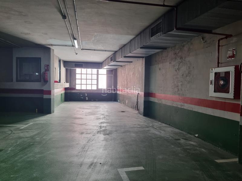 Foto 48693635-85c1-4c88-baec-da59a67abef2. Aparcament cotxe a rúa do xeneral pardiñas 18 a Ensanche - Sar Santiago de Compostela