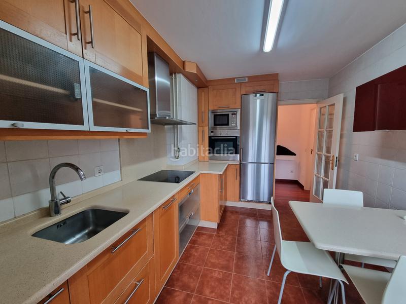 Foto 4c8b1b07-4d1f-4f9b-8b35-ccf68e0386f3. Miete etagenwohnung in avenida de ferrol 56 in Conxo Santiago de Compostela