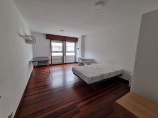 Appartement à Rúa de santiago de chile 33. Piso exterior muy luminoso con excelentes vistas y garaje