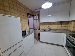 Location Appartement à Avenida de romero donallo 45. Piso 4 dormitorios en romero donallo para estudianes