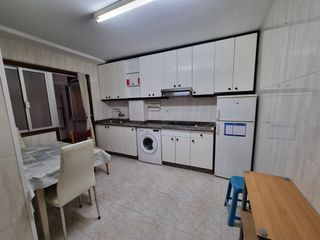 Affitto Appartamento in Rúa da rosa 31. Piso 3 dormitorios para curso