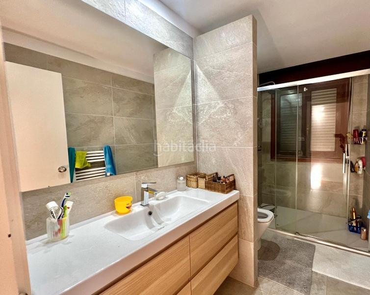 Foto 7ed5ee5e-96f9-4f58-b7f8-89c69ca6647b. Masia amb xemeneia calefacció a Orozko