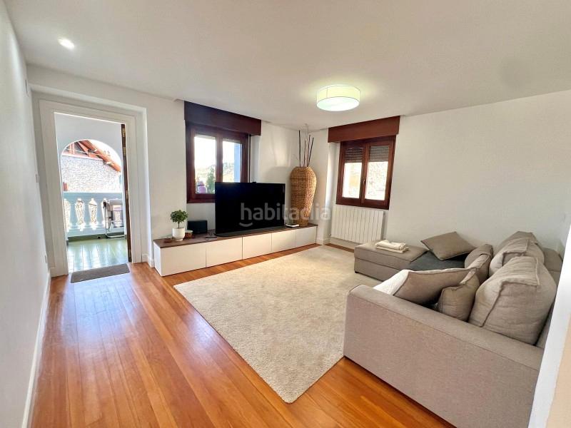 Foto f7d6a7f8-e840-430b-9584-60fdd277102d. Masia amb xemeneia calefacció a Orozko