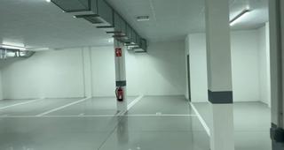 Parking voiture à Rúa emilia pardo bazán 6. Plazas de garaje coche y moto