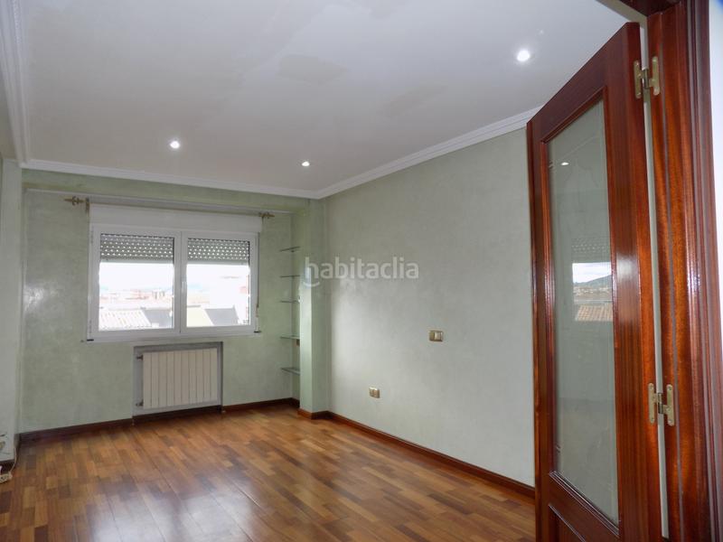 Foto ea35dbf9-6d52-4c2e-97f9-87f0453a813f. Dachwohnung mit heizung in Centro Gijón