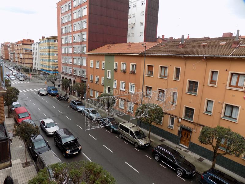 Foto f4bc452d-e72b-41d8-b30a-f9496b0021c7. Piso en El Coto Gijón