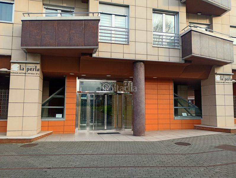 Foto 322d05df-cf00-41af-8071-010d24e190a4. Aparcament cotxe a Montevil Gijón