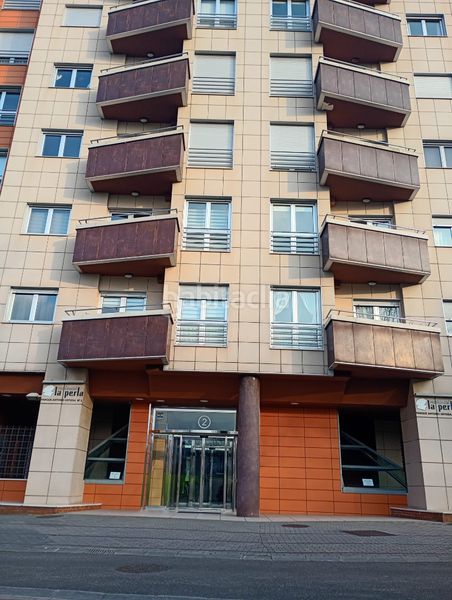 Foto b8d83bed-d667-4c74-a816-8fe134b2ceee. Aparcament cotxe a Montevil Gijón