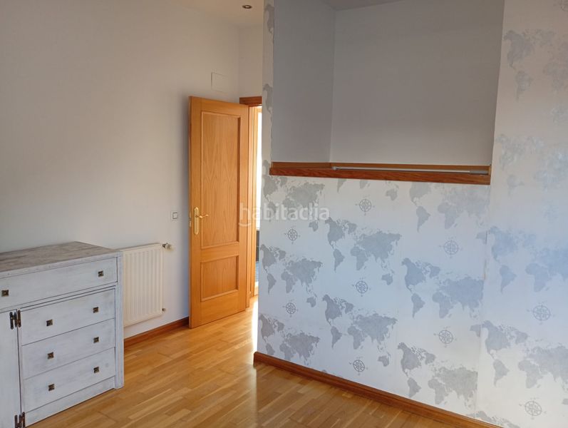 Foto e9cbe94a-65ef-448e-9170-a1fd033595c9. Location duplex avec chauffage parking dans Llano Gijón