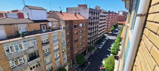 Flat in Calle eleuterio quintanilla 21. Se vende piso, llano, gijon, asturias.