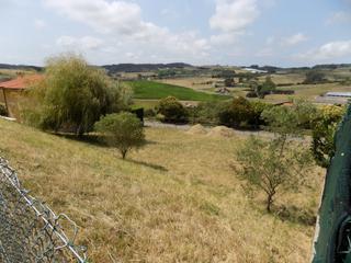 Wohngrundstück in Calle valdés pumarino 20. Finca edificable de 550 m llana, con servicios a pie de finca. u
