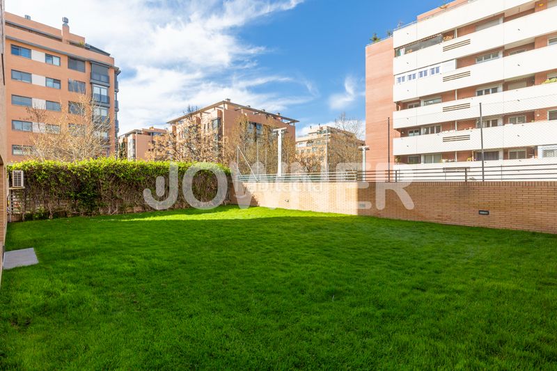 Foto b1f43715-05d7-407d-ab48-d767bbe5a2fd. Pis amb aparcament piscina a Rejas Madrid