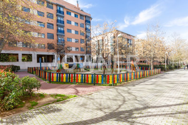 Foto ebb10860-2c92-4b6c-a084-498448ba4879. Pis amb aparcament piscina a Rejas Madrid