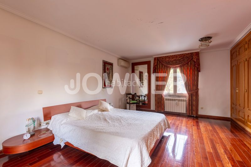 Foto 325ae3ec-3be1-4c45-9313-14f0e962cd46. Chalet with fireplace heating parking pool in Molino de la Hoz Rozas de Madrid (Las)