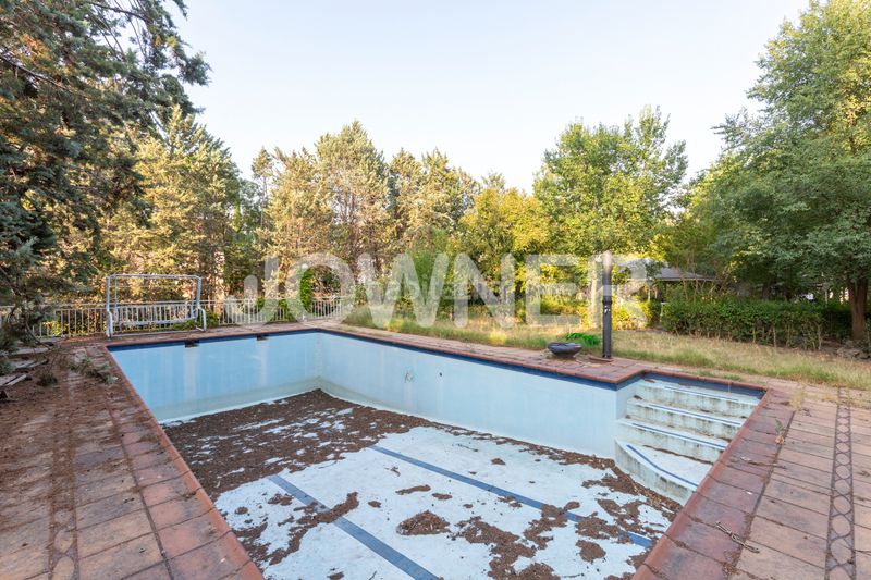 Foto 6a28ed13-e389-4aee-af36-e50f36179c2b. Chalet with fireplace heating parking pool in Molino de la Hoz Rozas de Madrid (Las)