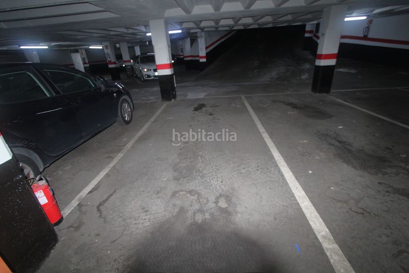 Foto 0138efb1-28e9-4054-bb23-cb454da233ae. Aparcament cotxe a Arrigorriaga