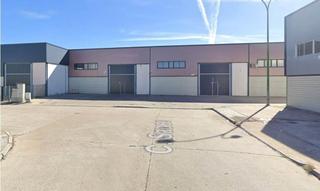 Bâtiment à usage industriel  Calle sauce. Innova house vende

se venden 2 naves en polígono de valverde