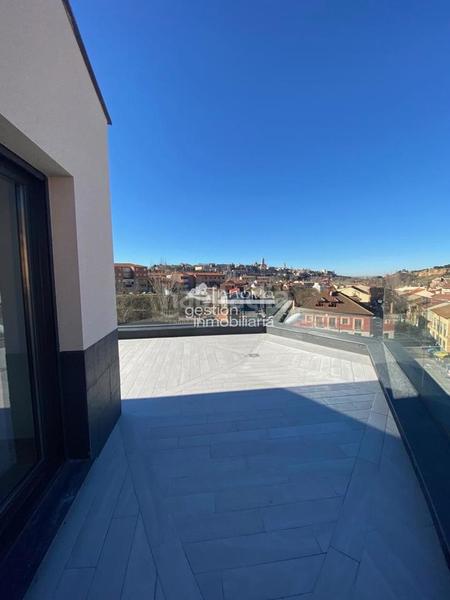 Foto 49af6c89-cb76-455a-8331-e2c5838b140a. Rent house with heating parking in San Lorenzo - San Marcos Segovia