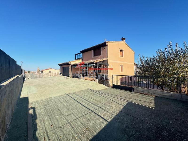 Foto 56584282-ff18-47c5-8012-a631b44f11a3. Haus mit parking in Palazuelos de Eresma