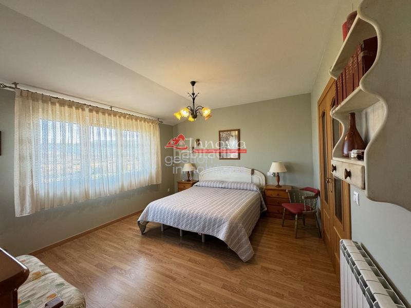 Foto 68cec2f9-9ec5-4658-9fa0-0e001f4e4016. Haus mit parking in Palazuelos de Eresma