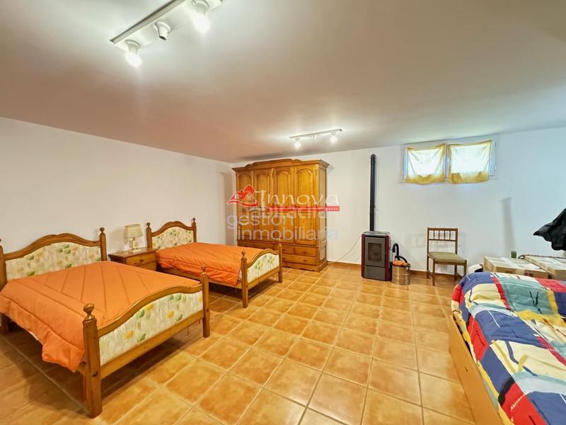 Foto 69a62ac2-c92d-48cc-9a45-7943b4e0a311. Haus mit parking in Palazuelos de Eresma