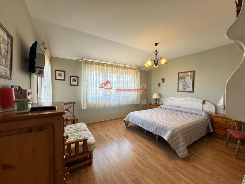 Foto b8e097d4-46a0-43d5-9d92-9ec0855eec5a. Haus mit parking in Palazuelos de Eresma