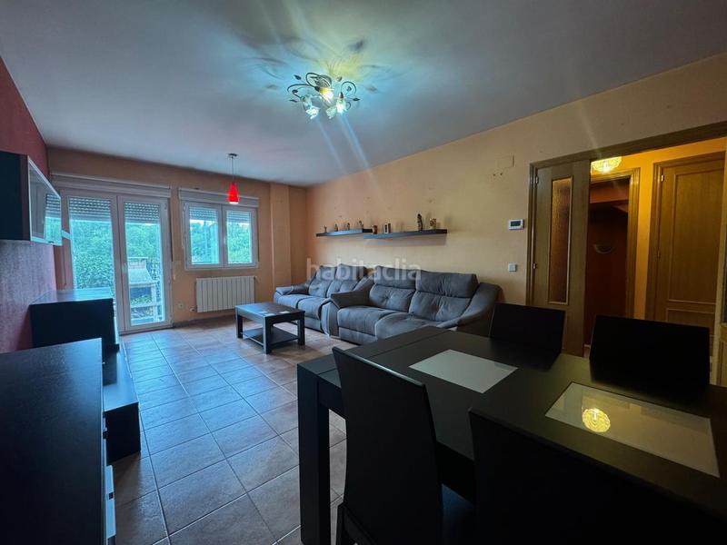 Foto 57f76ee9-ac21-4a52-96d4-f2a6c8ae8907. Casa con riscaldamento parcheggio in Lastrilla (La)