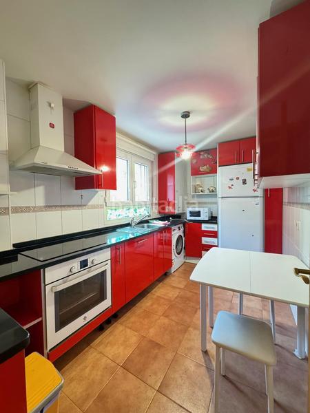 Foto ac28ad8a-c219-45f5-a2d6-0bafd70d17f4. Casa con riscaldamento parcheggio in Lastrilla (La)