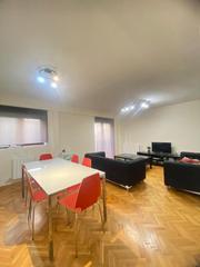 Zweistöckige Wohnung  Taray