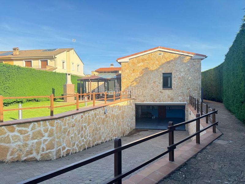 Foto 561c08cb-446f-4c28-8143-d3af0ad21daa. Casa amb calefacció aparcament piscina a Palazuelos de Eresma