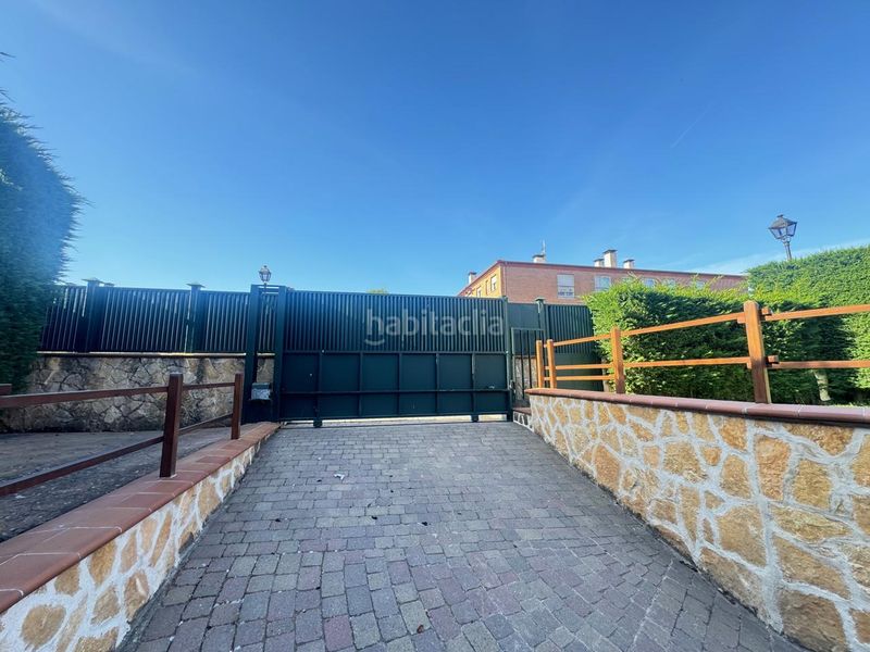 Foto 577ef415-5e0d-447f-bfae-f4e7a8023b9e. Casa amb calefacció aparcament piscina a Palazuelos de Eresma