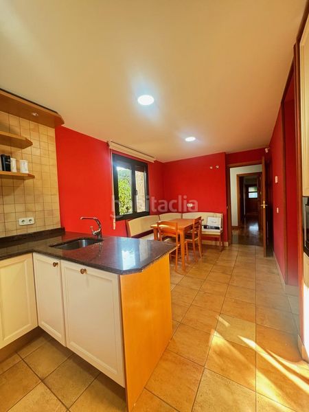 Foto dabe3bb4-5adf-400d-81ba-134e75c6fd12. Casa amb calefacció aparcament piscina a Palazuelos de Eresma
